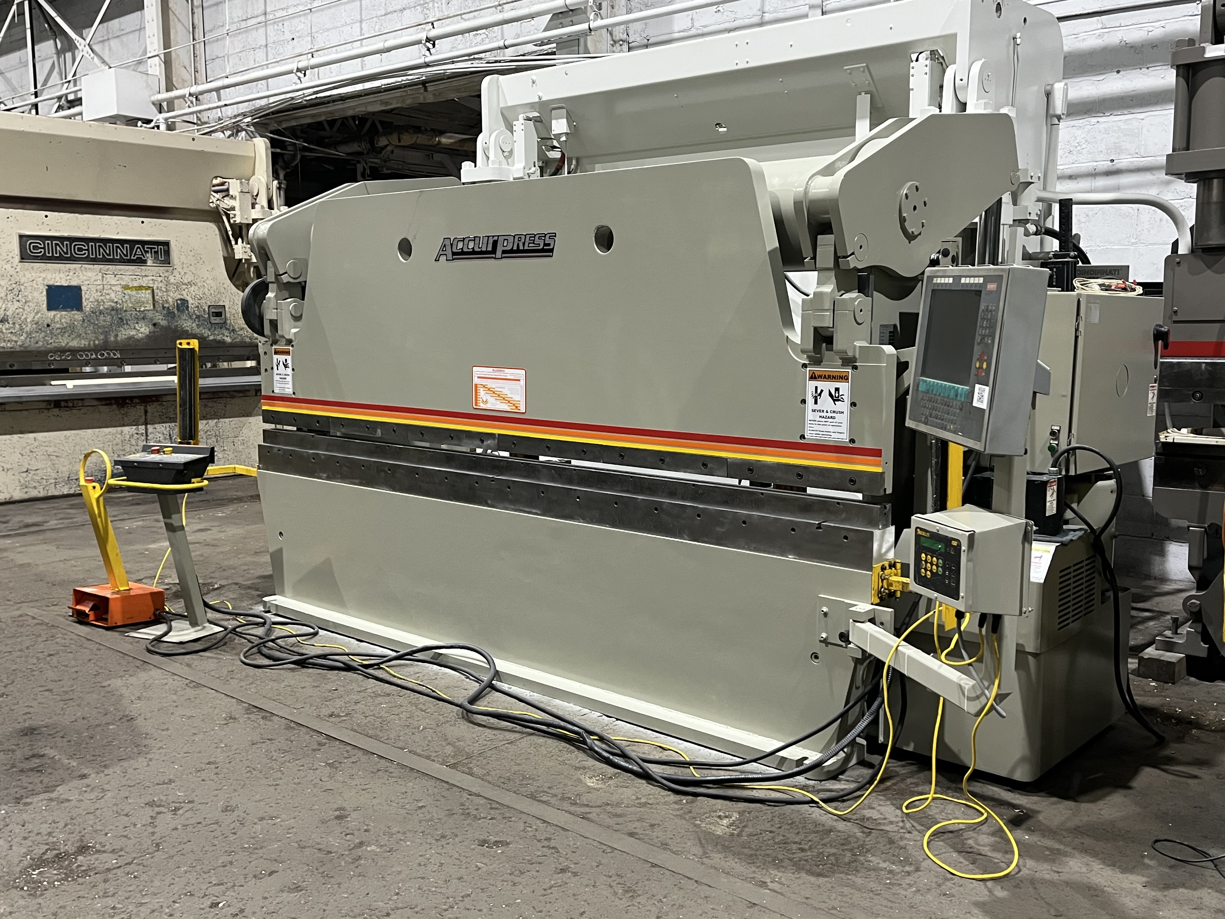 175 Ton X 12’ Accurpress Model 717512 Hydraulic Press Brake